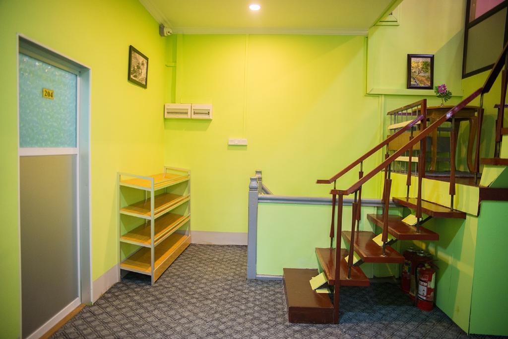 Hostel The Sat Rangun Zewnętrze zdjęcie