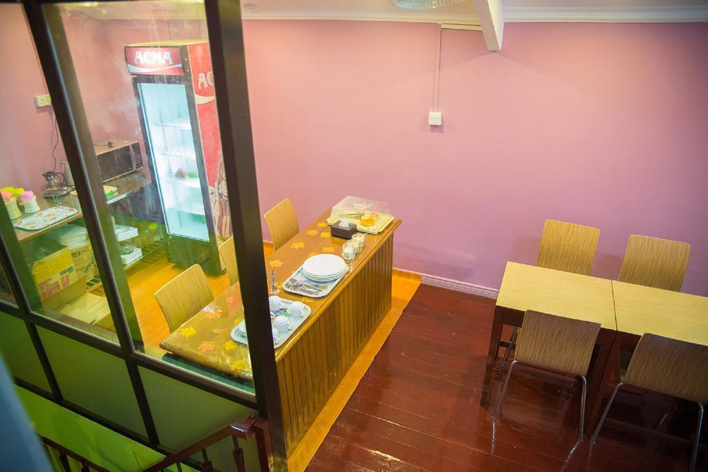 Hostel The Sat Rangun Zewnętrze zdjęcie