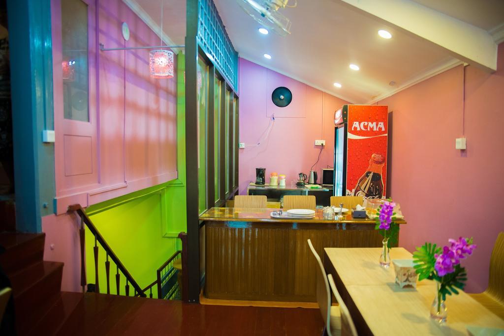 Hostel The Sat Rangun Zewnętrze zdjęcie