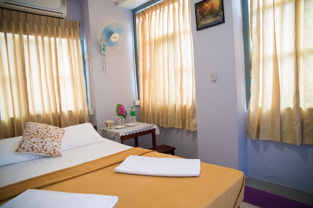 Hostel The Sat Rangun Zewnętrze zdjęcie