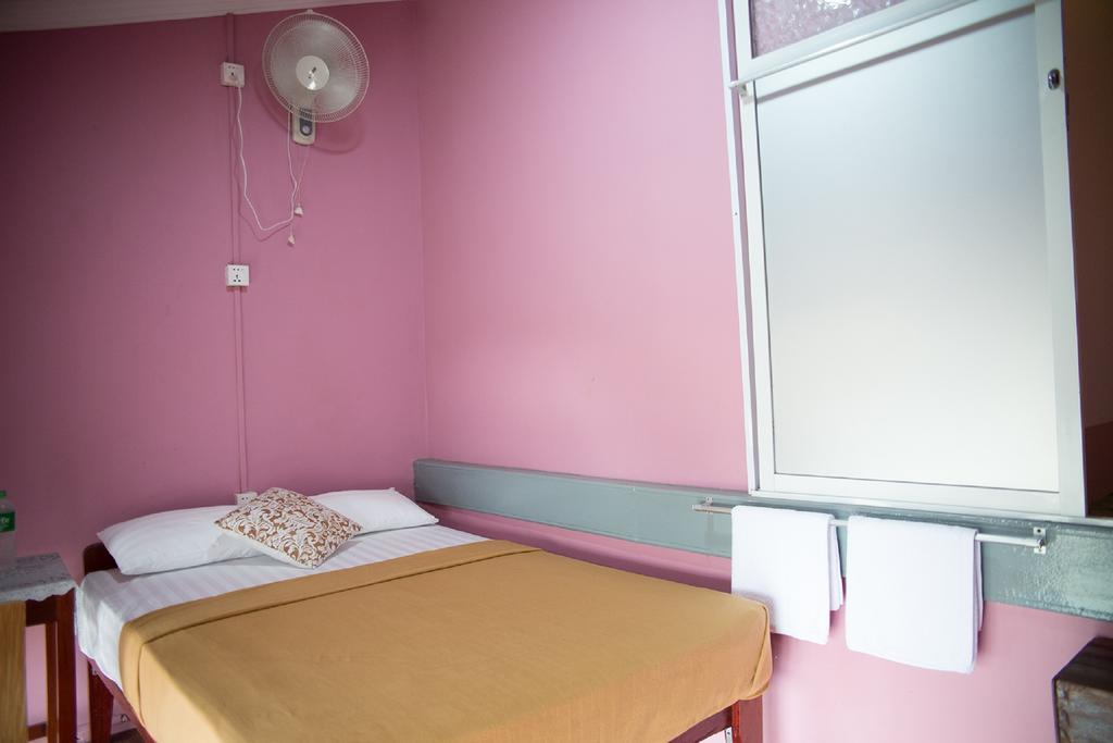 Hostel The Sat Rangun Zewnętrze zdjęcie