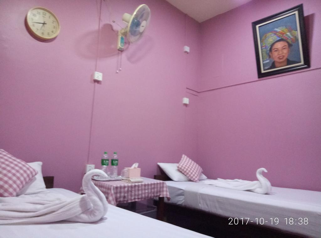 Hostel The Sat Rangun Zewnętrze zdjęcie