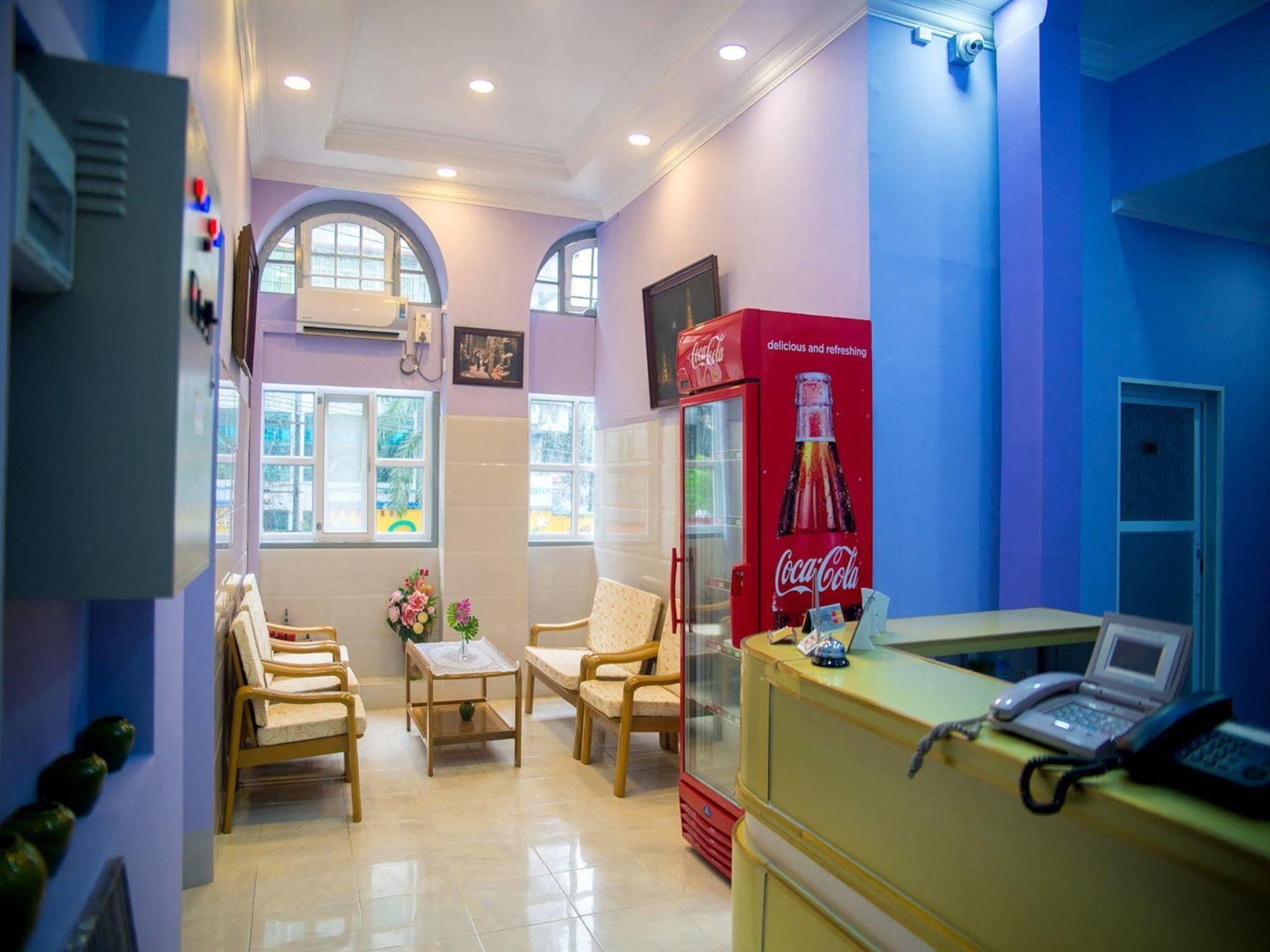 Hostel The Sat Rangun Zewnętrze zdjęcie