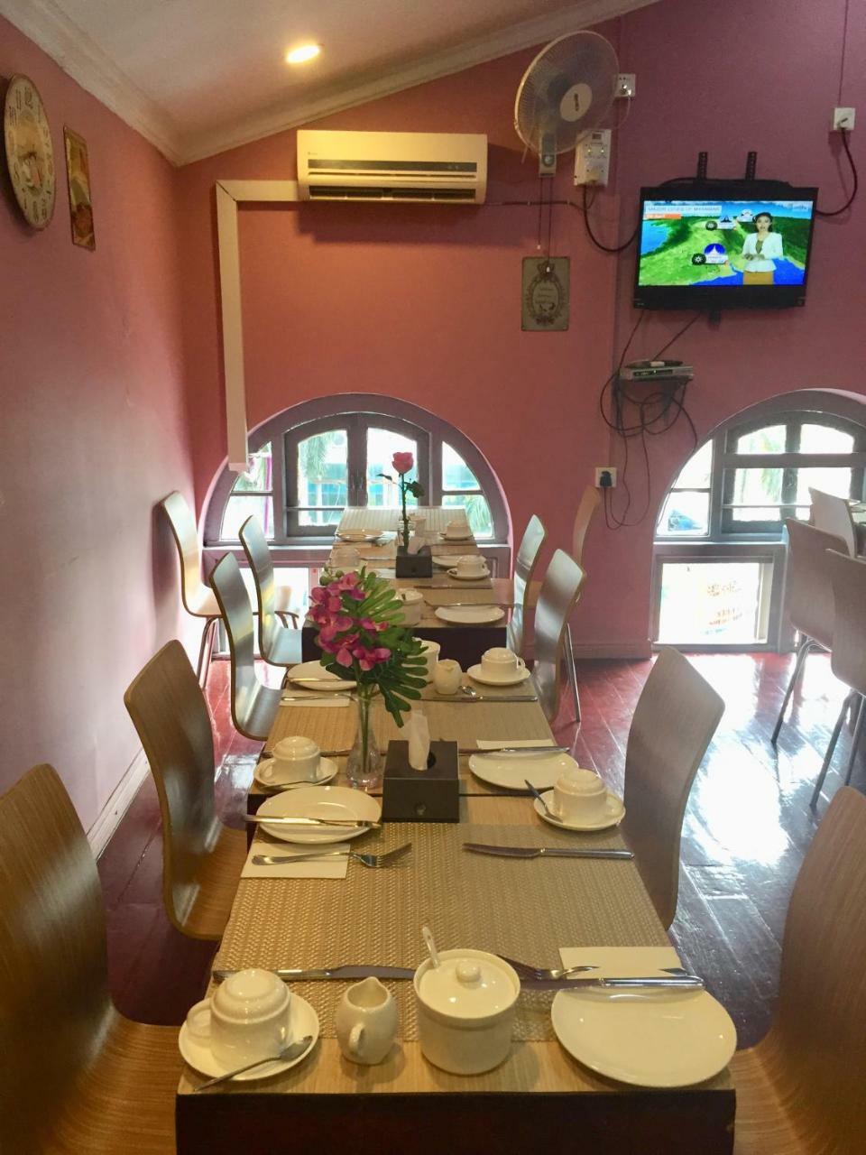 Hostel The Sat Rangun Zewnętrze zdjęcie