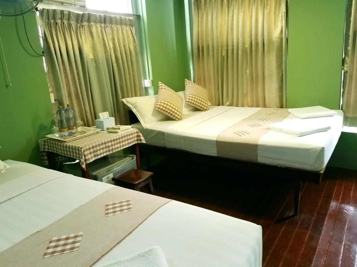Hostel The Sat Rangun Zewnętrze zdjęcie