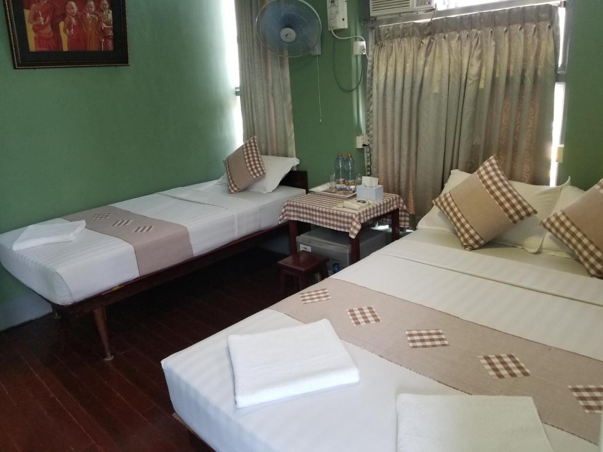Hostel The Sat Rangun Zewnętrze zdjęcie