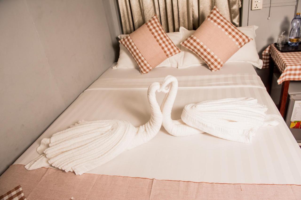 Hostel The Sat Rangun Zewnętrze zdjęcie