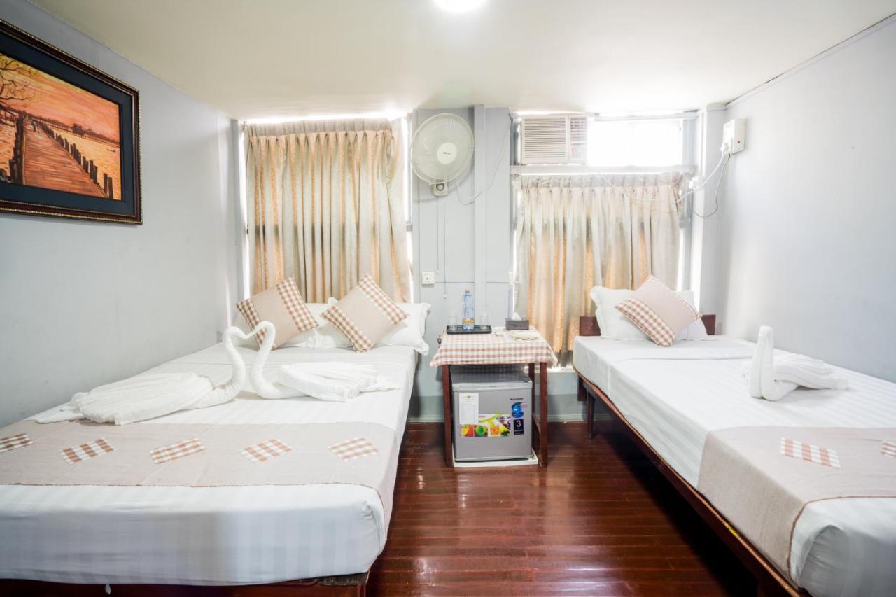 Hostel The Sat Rangun Zewnętrze zdjęcie