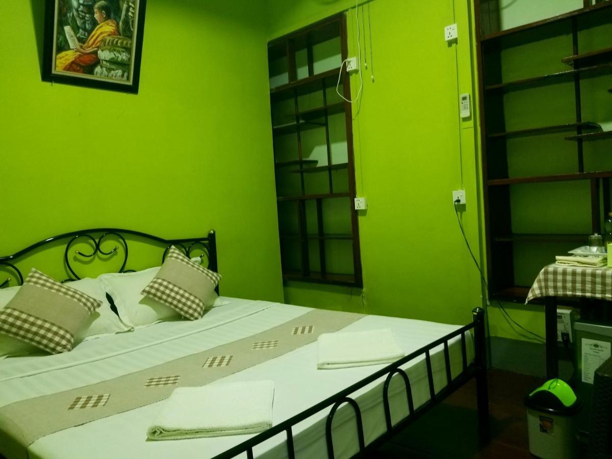 Hostel The Sat Rangun Zewnętrze zdjęcie