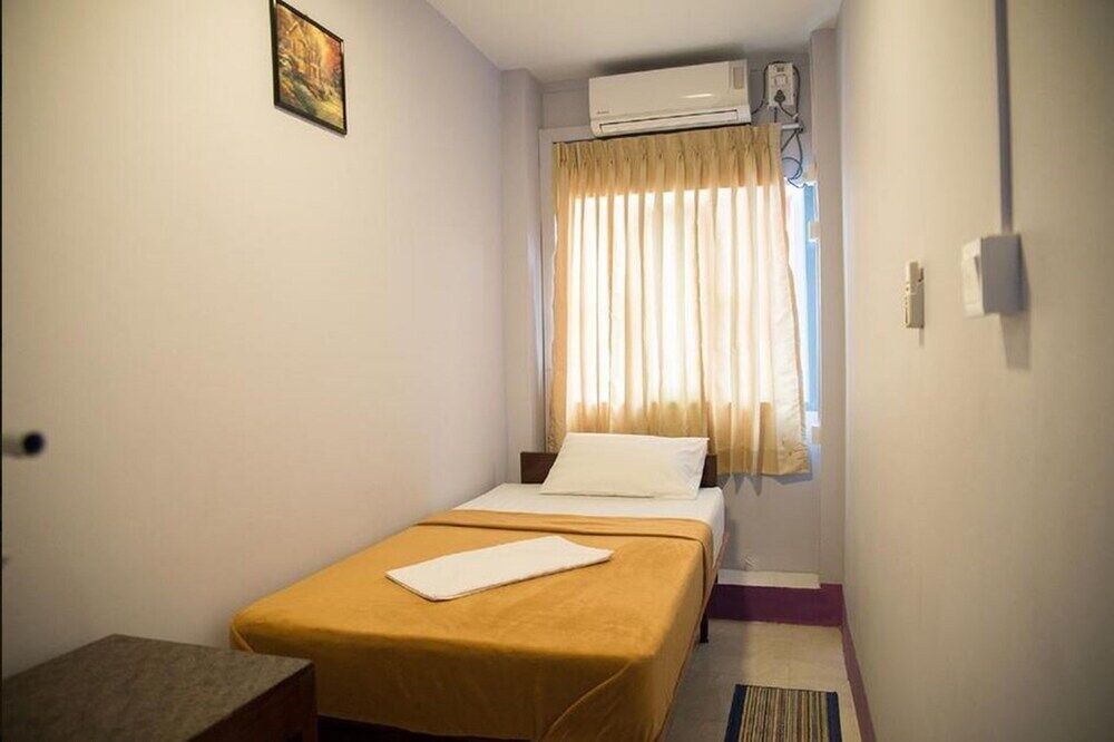 Hostel The Sat Rangun Zewnętrze zdjęcie
